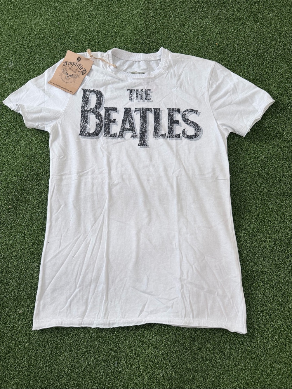 NWT Amplified The Beatles Distressed Logo Graphic Tee Size Small